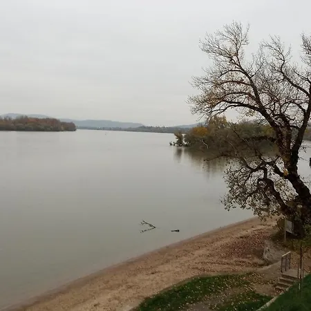 Erdoszeli Vendeghaz Zebegény